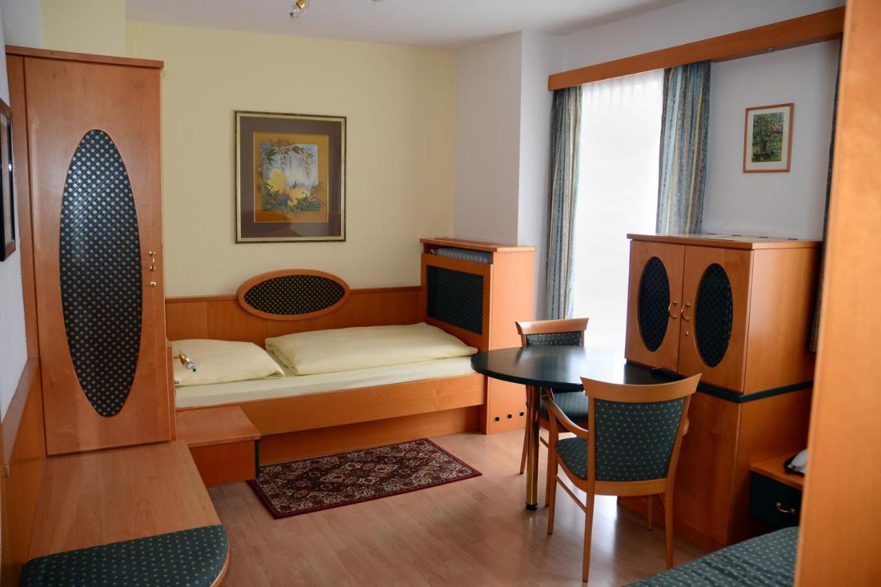 Schlössl Hotel 2*